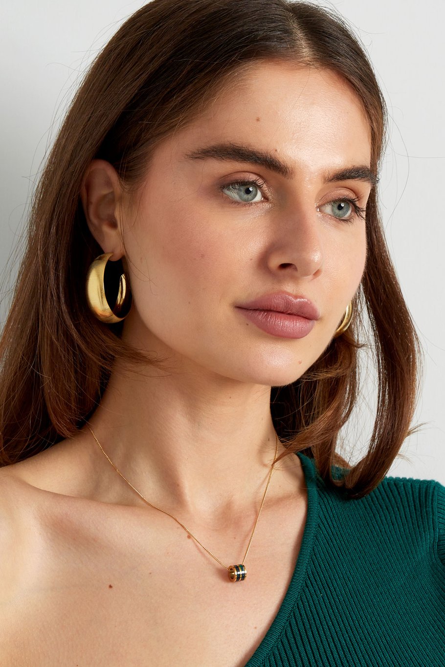 Collar charm redondo - dorado/negro Imagen4